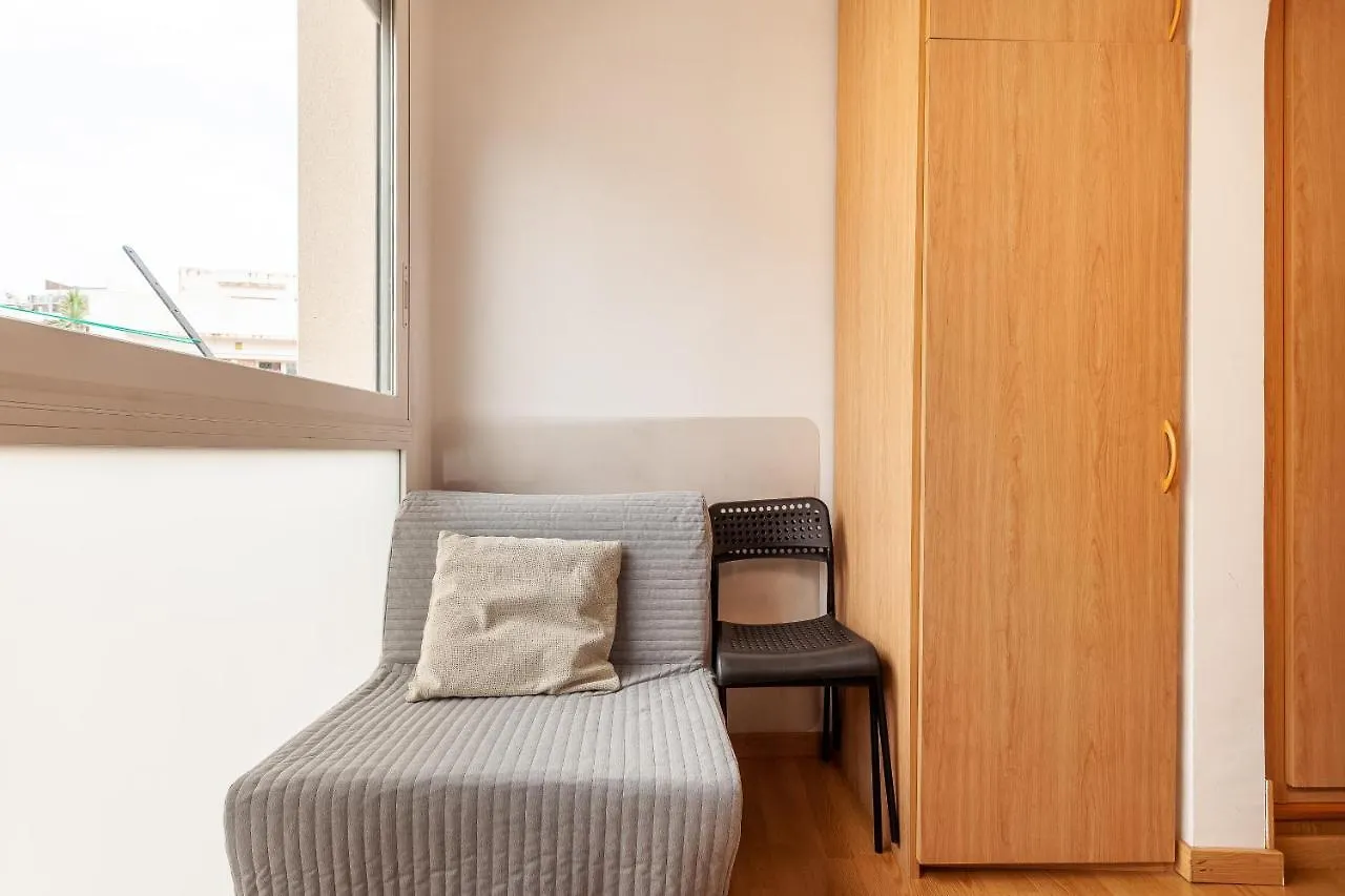 Contactos de Double Room With Private Bathroom And Private Kitchen