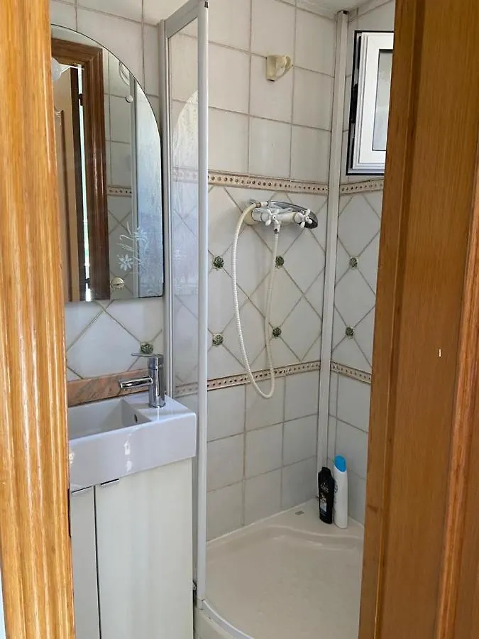 Double Room With Private Bathroom And Private Kitchen Barcelona Habitación en casa particular